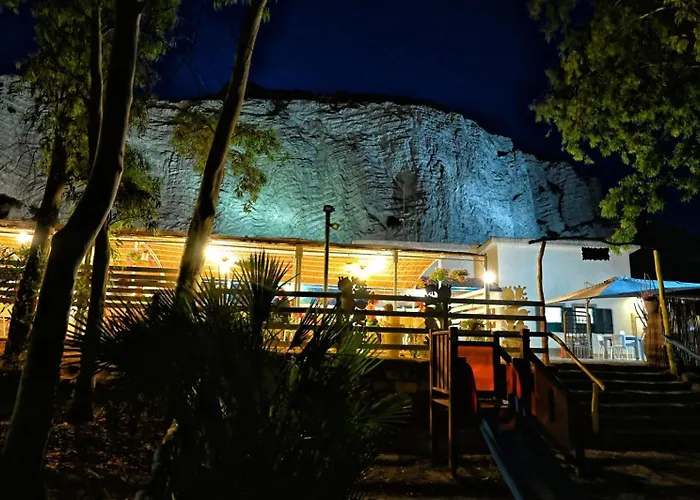 Eraclea Minoa Village Монталлегро